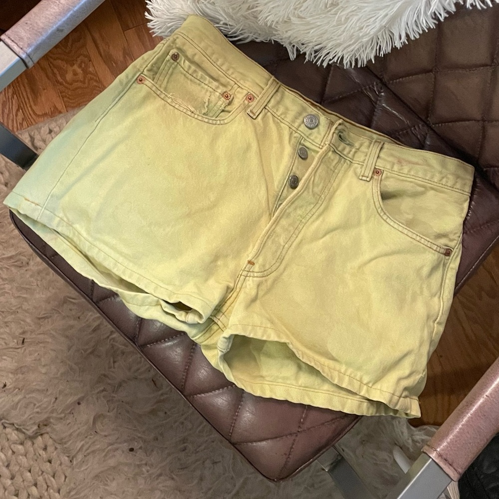Lemon/lime hand dyed vintage Levi’s Shorts W26/27